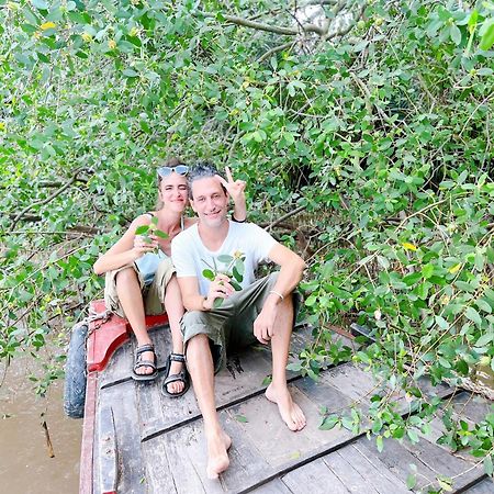 Hide Away Bungalows In Ben Tre City Exterior foto