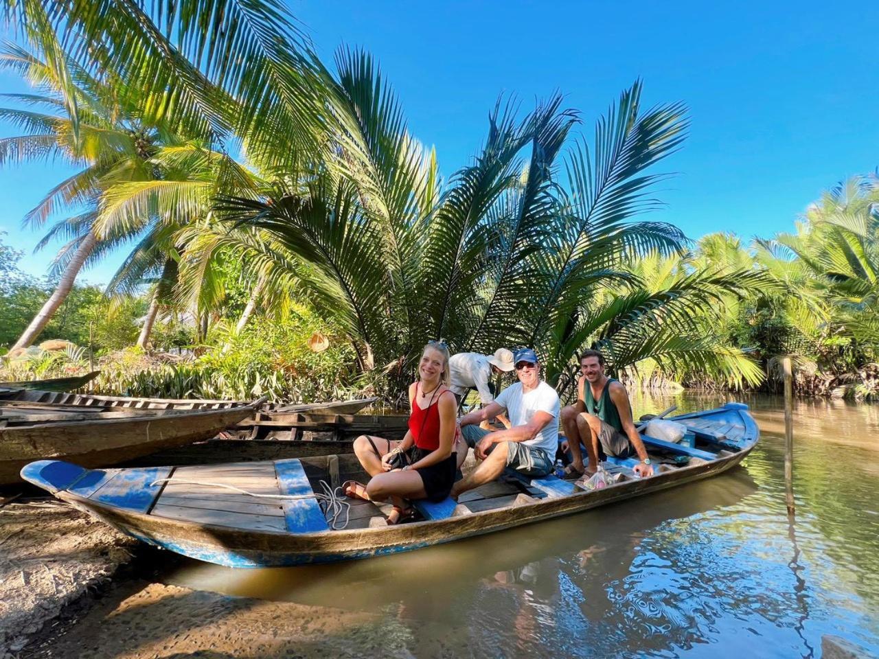 Hide Away Bungalows In Ben Tre City Exterior foto